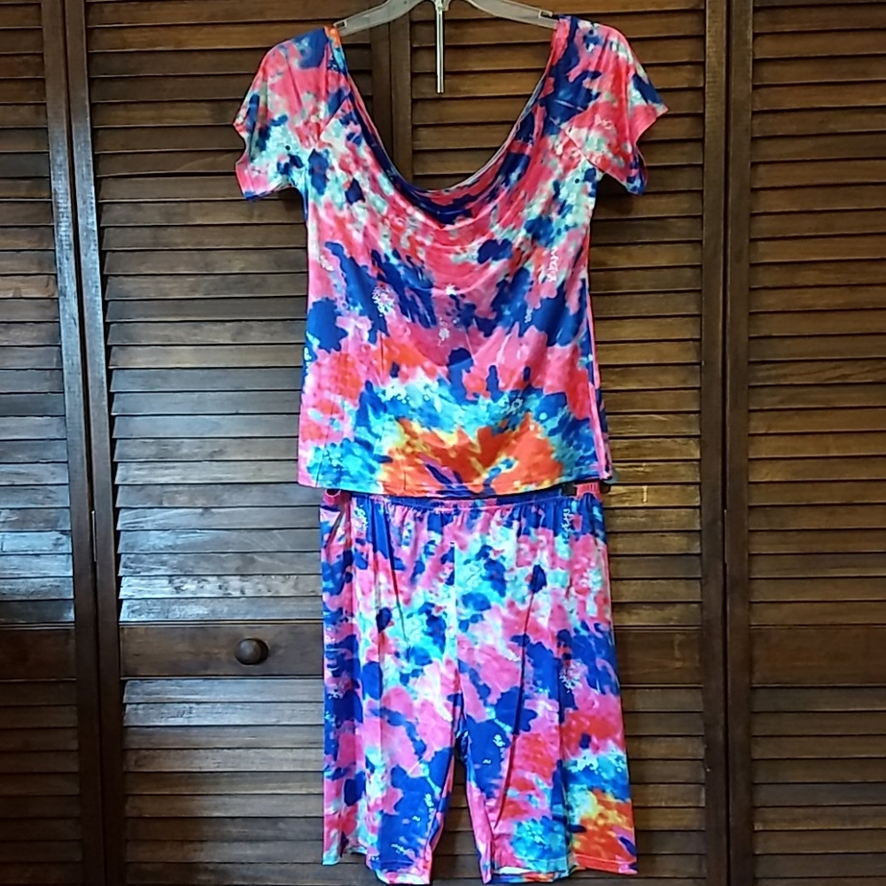 🌷 Tie Dye Top/Shorts Set